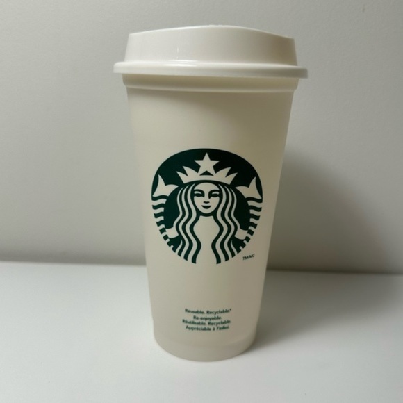Set of 4 plastic reusable Starbucks plastic coffee cups - Picture 1 of 12